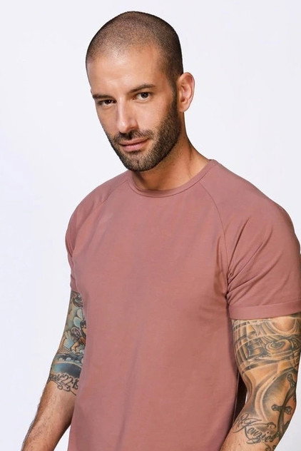 Darcy Oake portrait