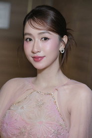 Hà Thu portrait